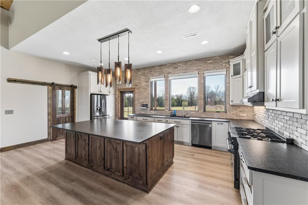 34456 Harmony Road Paola, KS 66071 - Photo 8 of 68