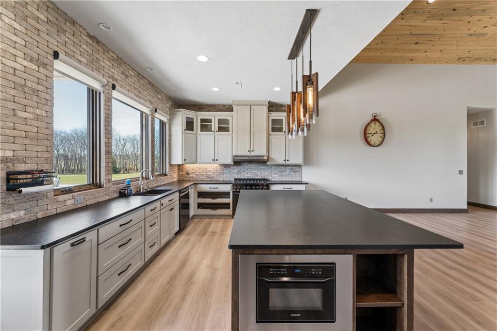 34456 Harmony Road Paola, KS 66071 - Photo 9 of 68