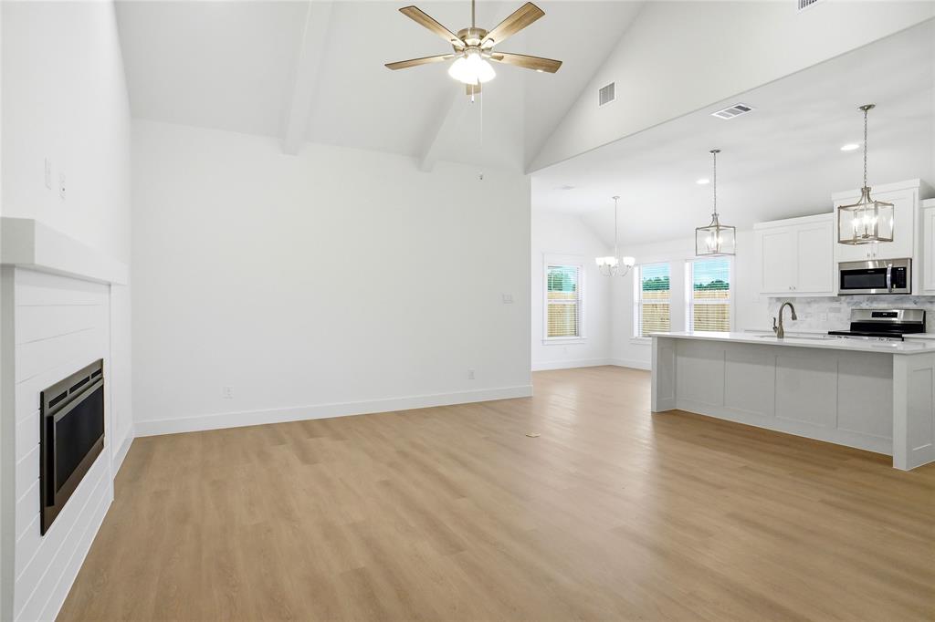 141 Joel Street Springtown, TX 76082 - Photo 2 of 15