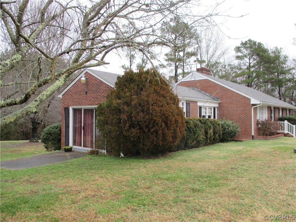 2921 Blackstone Road Kenbridge, VA 23944 - Photo 4 of 30