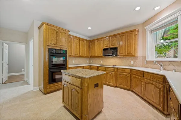 $935,000 | 501 Arthur Court, Lucas, TX 75002