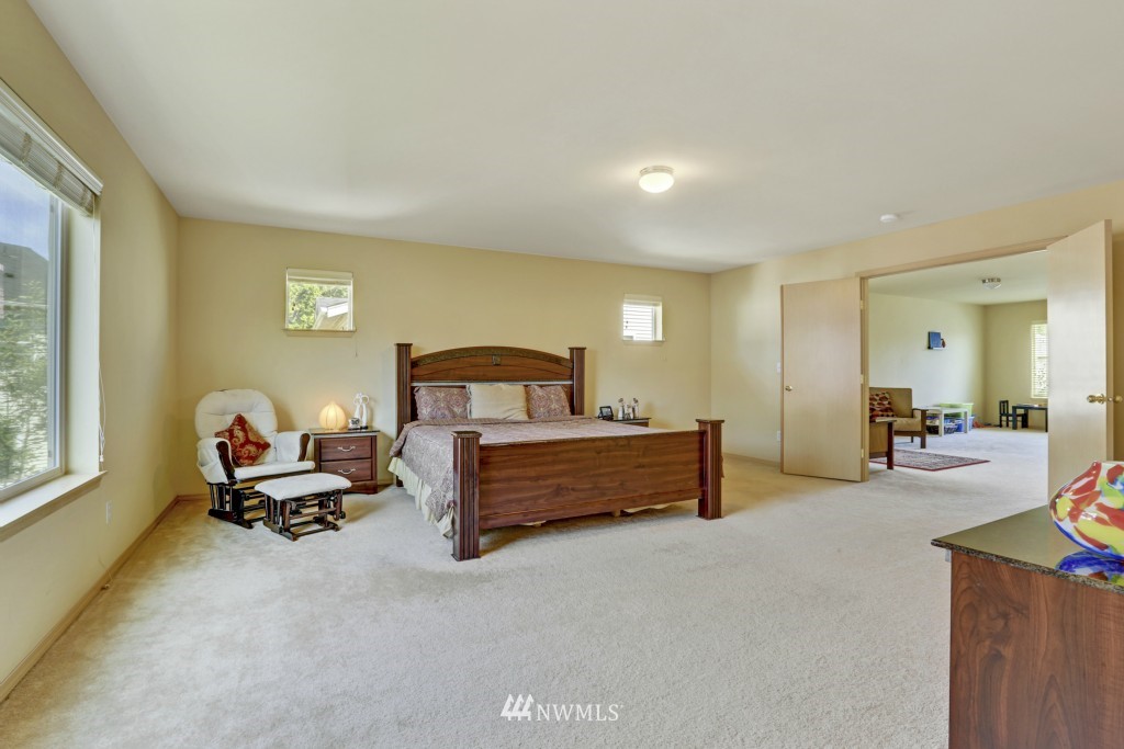 1405 191st Place Southeast Bothell, WA 98012 - Photo 12 of 25 Gallery Image 12