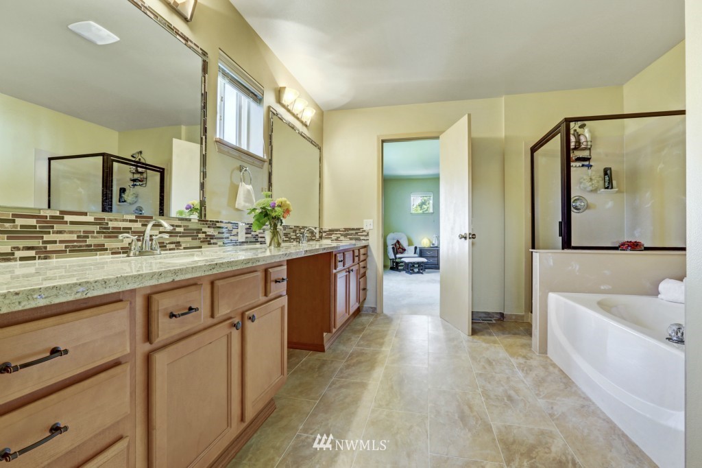 1405 191st Place Southeast Bothell, WA 98012 - Photo 14 of 25 Gallery Image 14