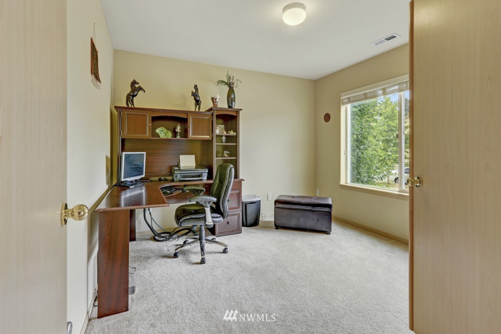 1405 191st Place Southeast Bothell, WA 98012 - Photo 3 of 25 Gallery Image 3