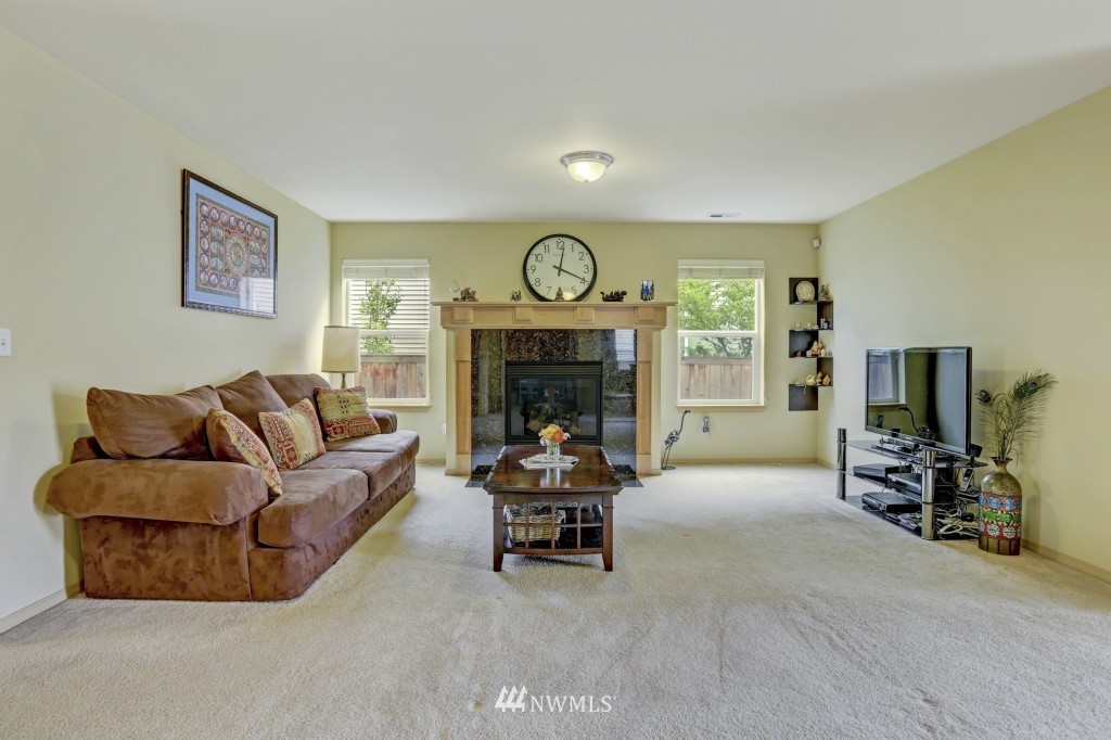 1405 191st Place Southeast Bothell, WA 98012 - Photo 4 of 25 Gallery Image 4