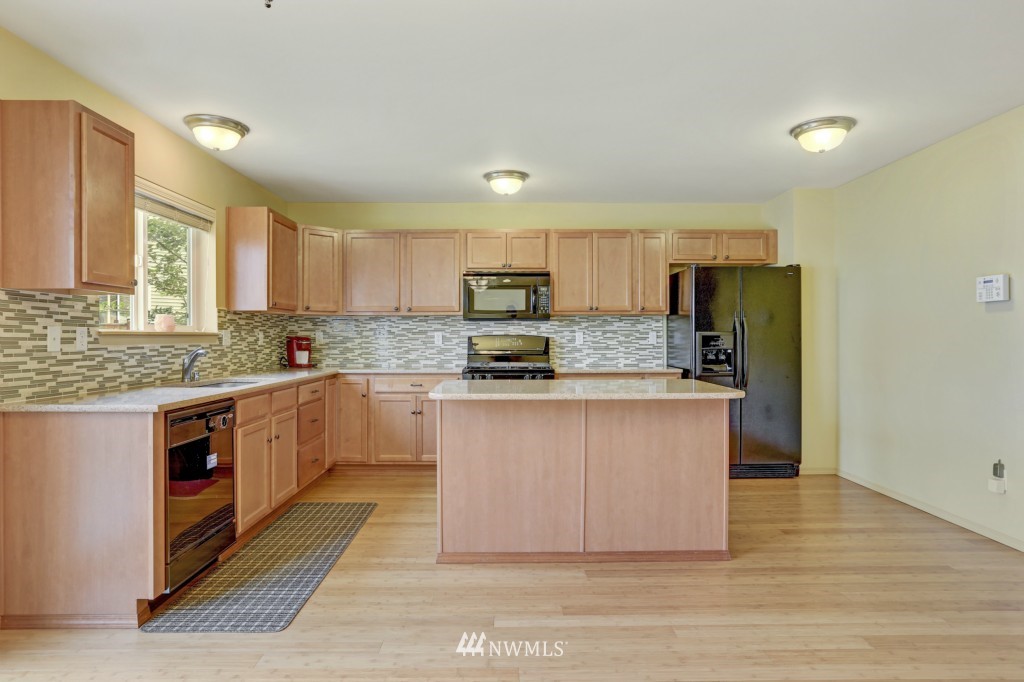 1405 191st Place Southeast Bothell, WA 98012 - Photo 5 of 25 Gallery Image 5