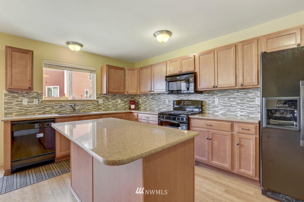 1405 191st Place Southeast Bothell, WA 98012 - Photo 6 of 25 Gallery Image 6