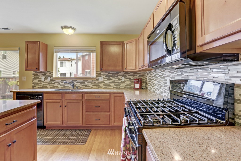 1405 191st Place Southeast Bothell, WA 98012 - Photo 7 of 25 Gallery Image 7