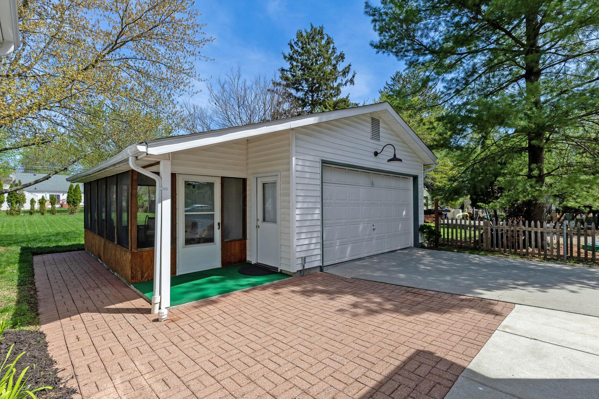 324 Garden Road Columbus, OH 43214 - Photo 25 of 32 Patio