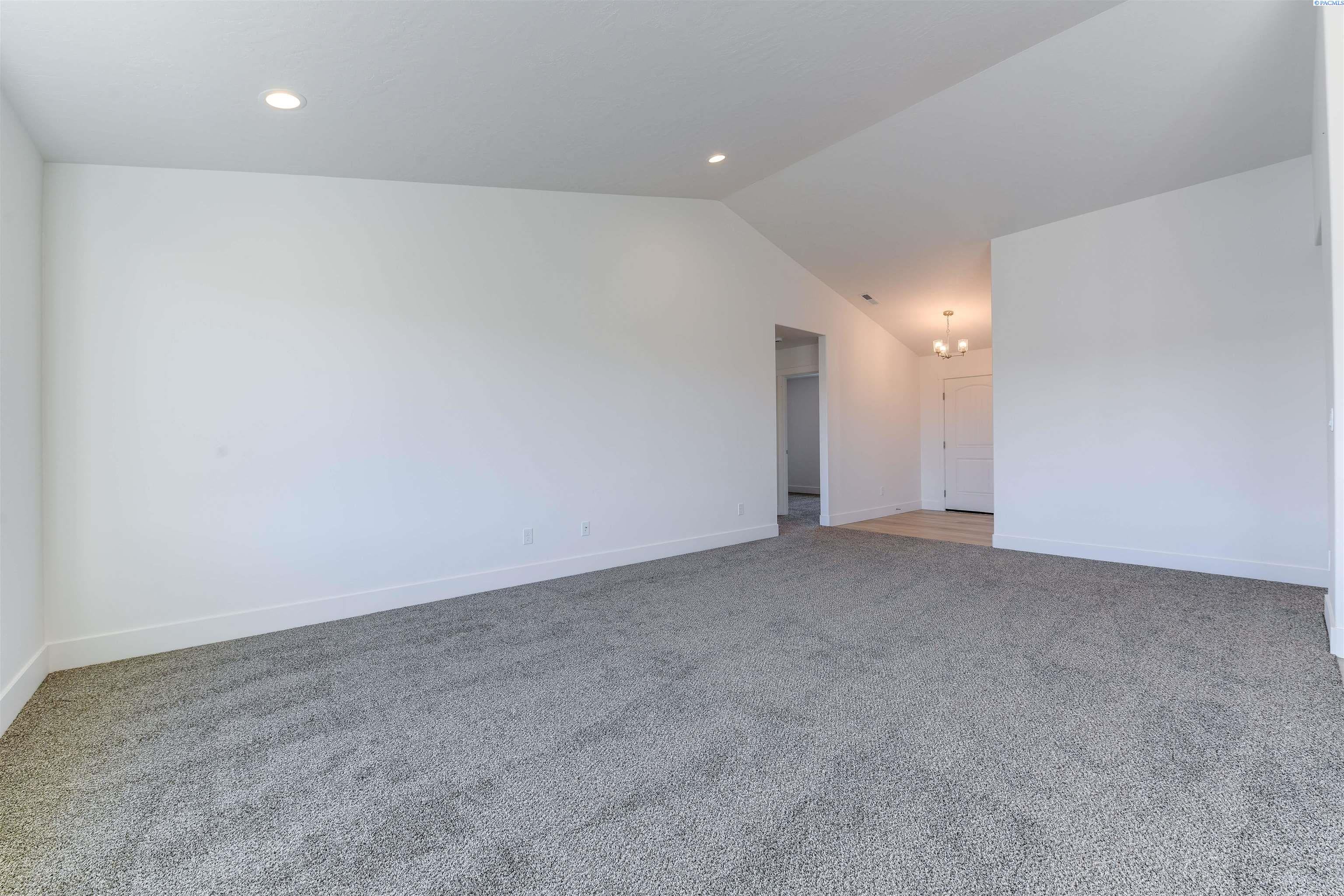 905 North Euclid Road Grandview, WA 98930 - Photo 7 of 25 Gallery Image 7