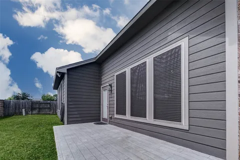 $300,000 | 5318 Madeline Grace Drive, Brookshire, TX 77423