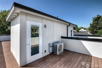 732 26th Avenue South, Unit B Seattle, WA 98144 - Photo 15 of 18