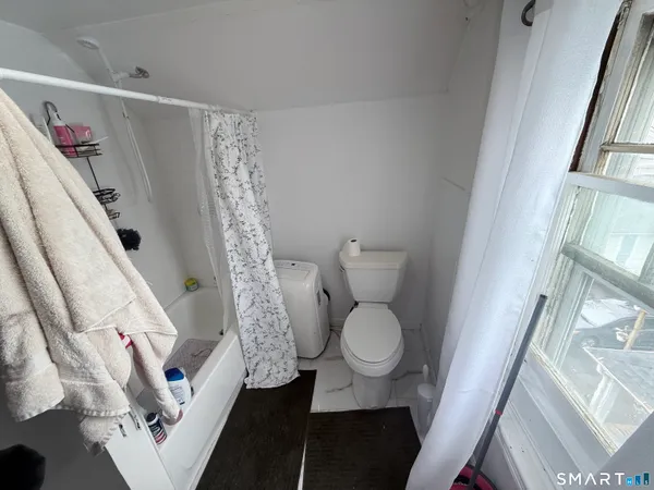 $499,900 | 111 Elmwood Place, Bridgeport, CT 06605