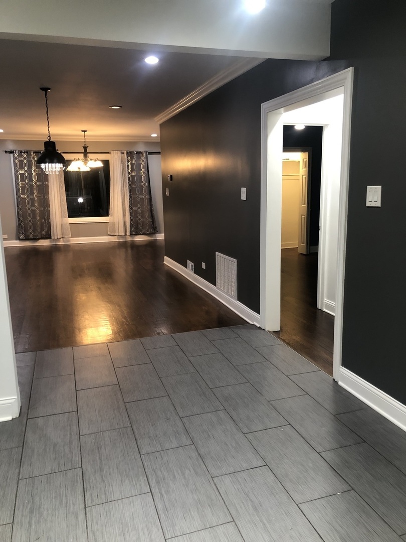 4858 West Concord Place, Unit 1 Chicago, IL 60639 - Photo 2 of 12