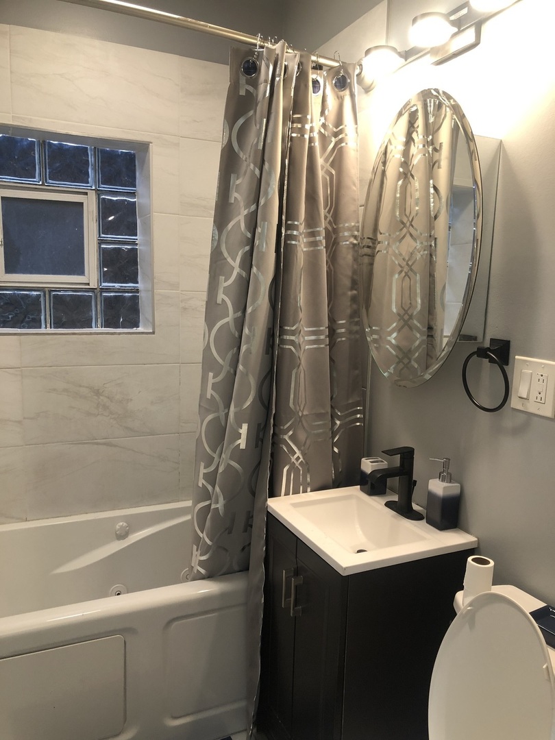 4858 West Concord Place, Unit 1 Chicago, IL 60639 - Photo 5 of 12