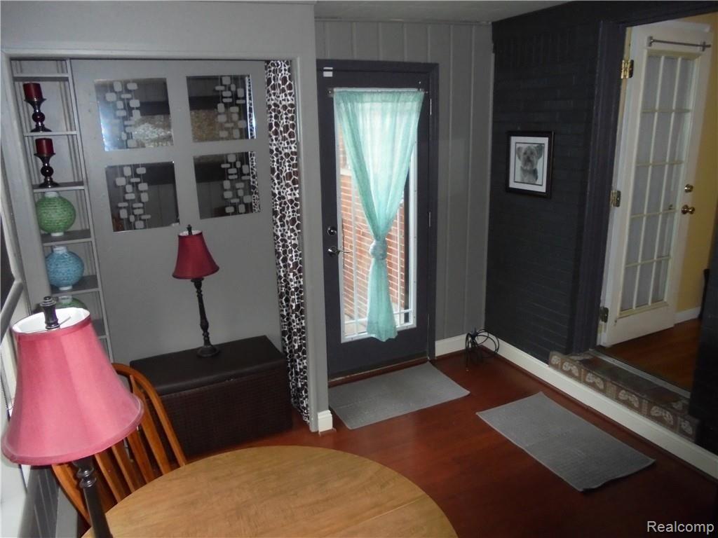 1854 Newcastle Road Grosse Pointe, MI 48236 - Photo 19 of 27