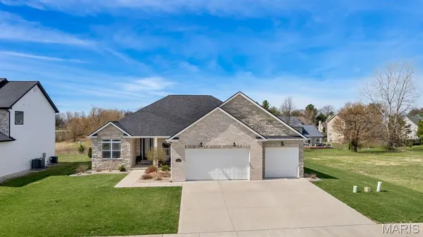 $665,000 | 1619 Oglesby Drive, Edwardsville, IL 62025