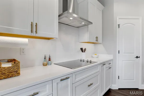 $655,000 | 1619 Oglesby Drive, Edwardsville, IL 62025