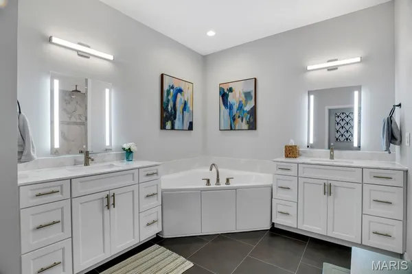 $655,000 | 1619 Oglesby Drive, Edwardsville, IL 62025