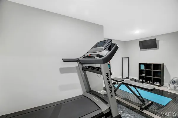 $655,000 | 1619 Oglesby Drive, Edwardsville, IL 62025