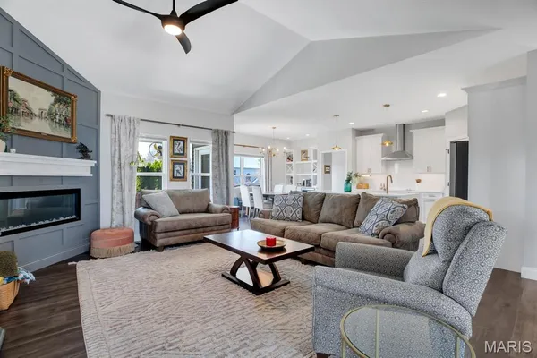 $655,000 | 1619 Oglesby Drive, Edwardsville, IL 62025