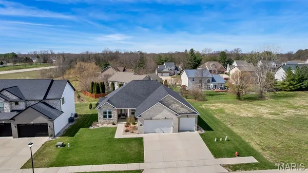 $655,000 | 1619 Oglesby Drive, Edwardsville, IL 62025