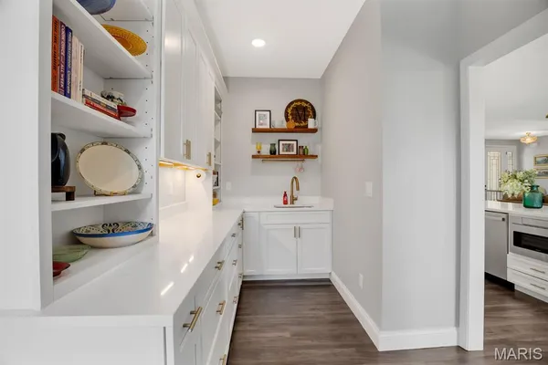 $655,000 | 1619 Oglesby Drive, Edwardsville, IL 62025