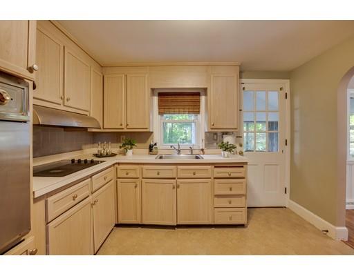 4 Edwards Road Stoneham, MA 02180 - Photo 8 of 17 Gallery Image 8
