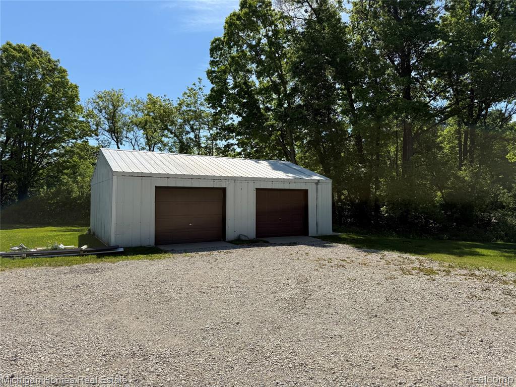 4030 South Fenton Road Holly, MI 48442 - Photo 15 of 19