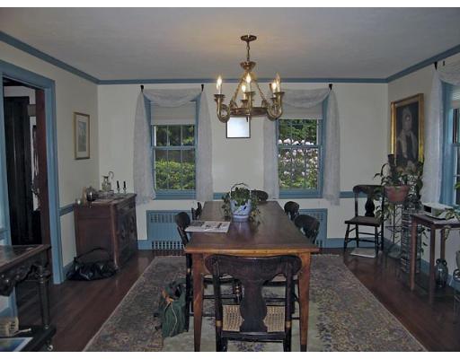 33 Weybridge Lane Brookline, MA 02445 - Photo 3 of 8