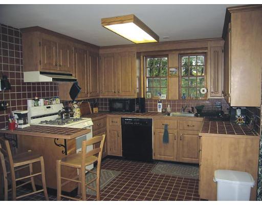 33 Weybridge Lane Brookline, MA 02445 - Photo 5 of 8