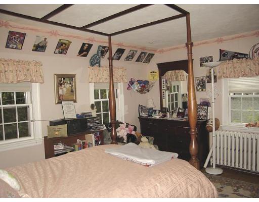 33 Weybridge Lane Brookline, MA 02445 - Photo 7 of 8