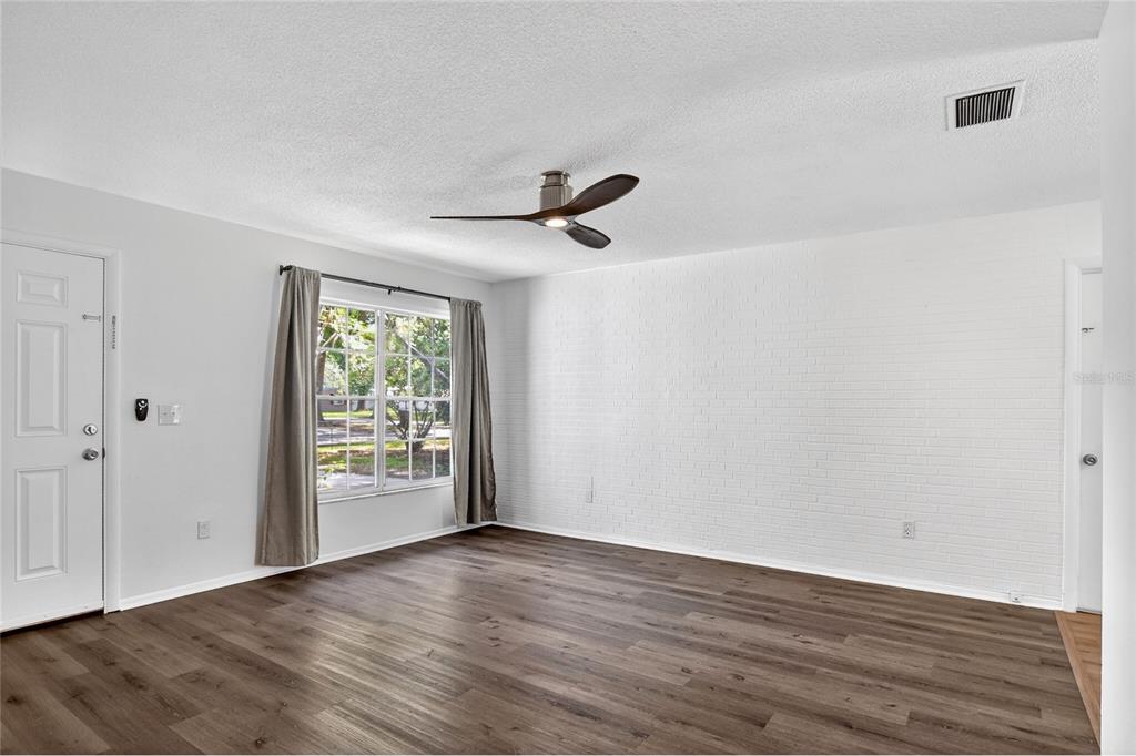 205 Lentz Road Brandon, FL 33510 - Photo 8 of 46