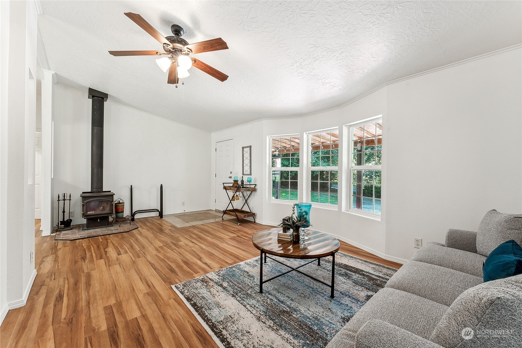 8426 East Caraway Road Port Orchard, WA 98366 - Photo 3 of 18 Gallery Image 3