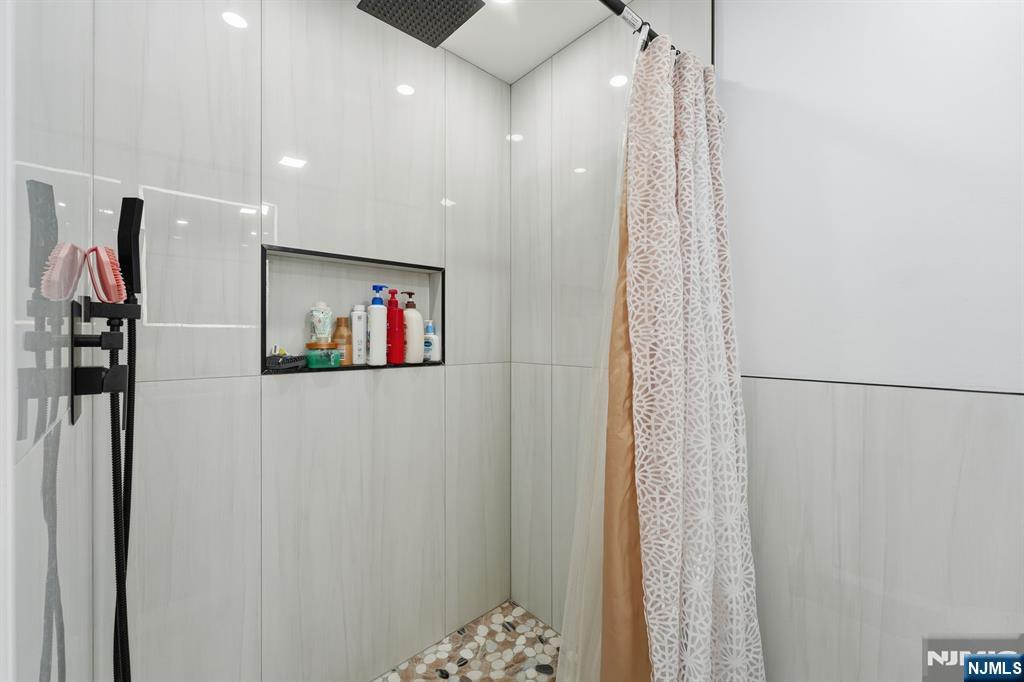 712 North Broad Street, Unit 3C Elizabeth, NJ 07208 - Photo 16 of 23