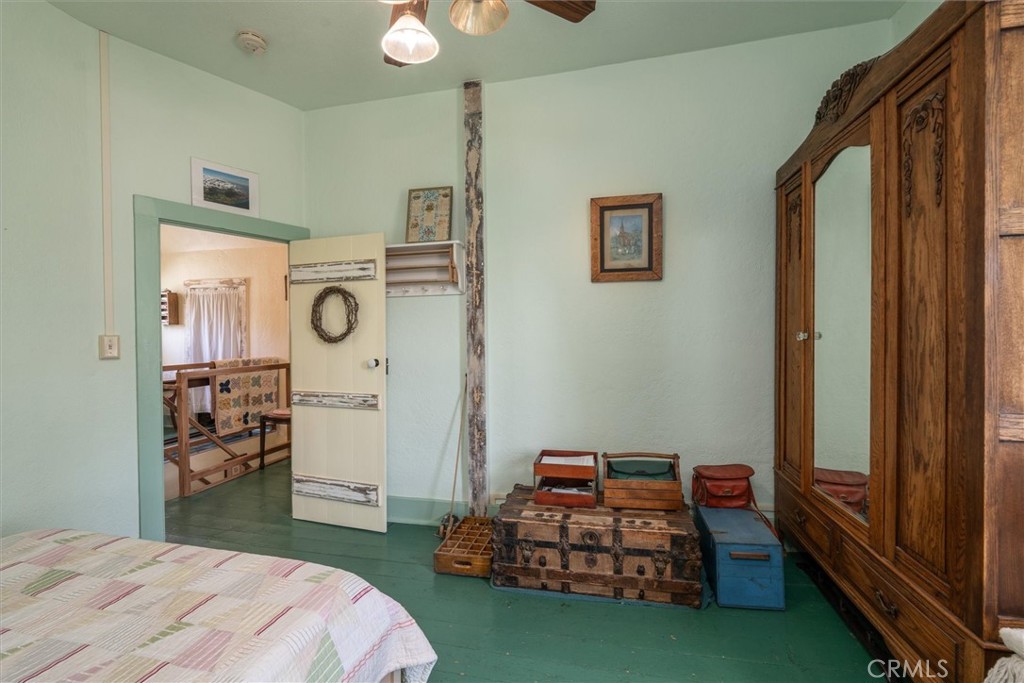 2669 Triangle Road Mariposa, CA 95338 - Photo 19 of 58 a bedroom with bed and a window