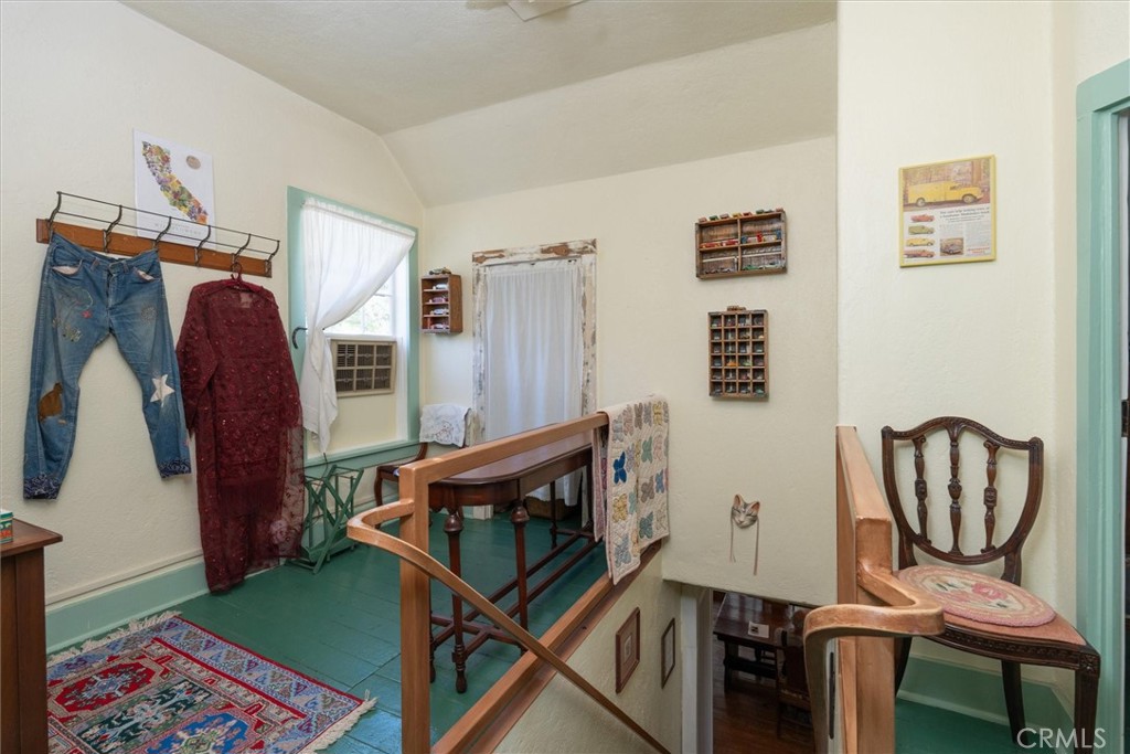 2669 Triangle Road Mariposa, CA 95338 - Photo 22 of 58 a view of room with furniture and wooden floor