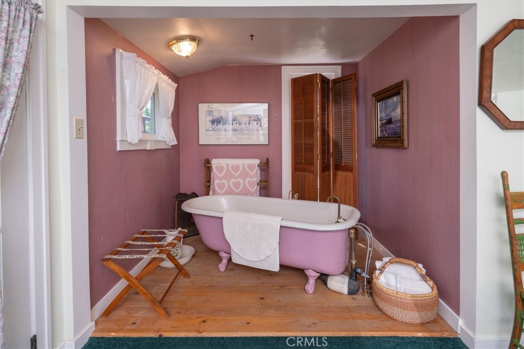 2669 Triangle Road Mariposa, CA 95338 - Photo 43 of 58 a living room with furniture and a table