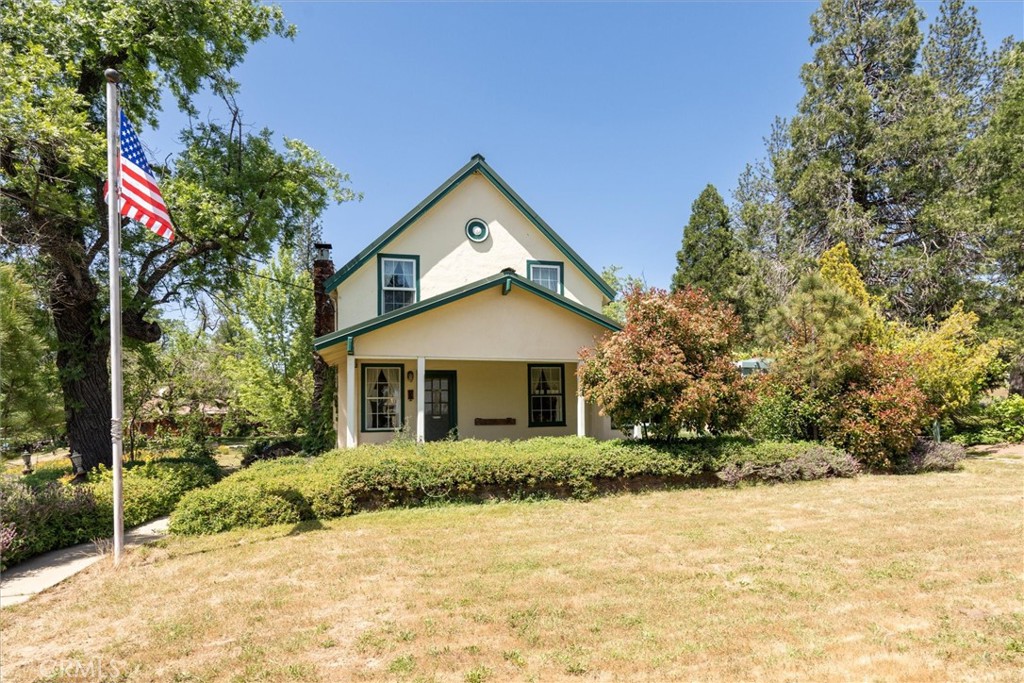 2669 Triangle Road Mariposa, CA 95338 - Photo 58 of 58 a front view of house with yard and trees around