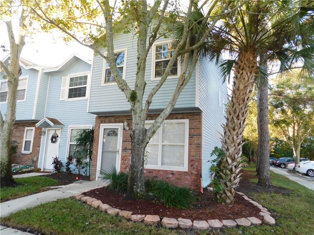 FL　Court,　Colonial　33615　Compass　7632　Tampa,