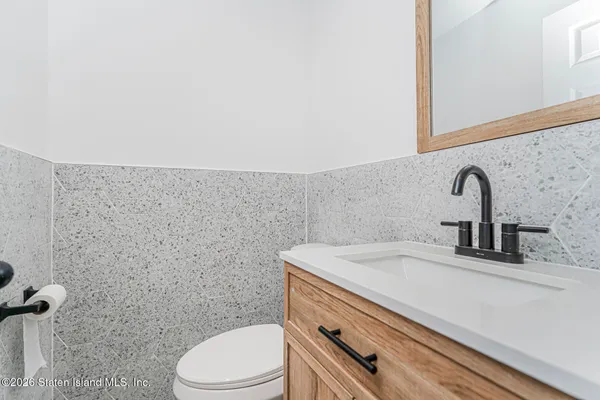 $899,999 | 5396 Arthur Kill Road | Tottenville
