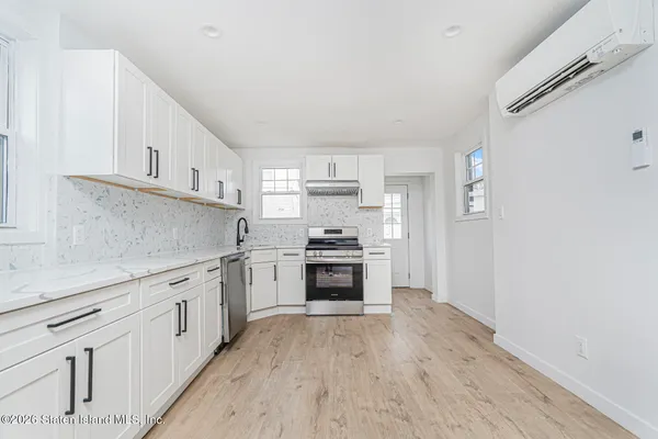 $899,999 | 5396 Arthur Kill Road | Tottenville