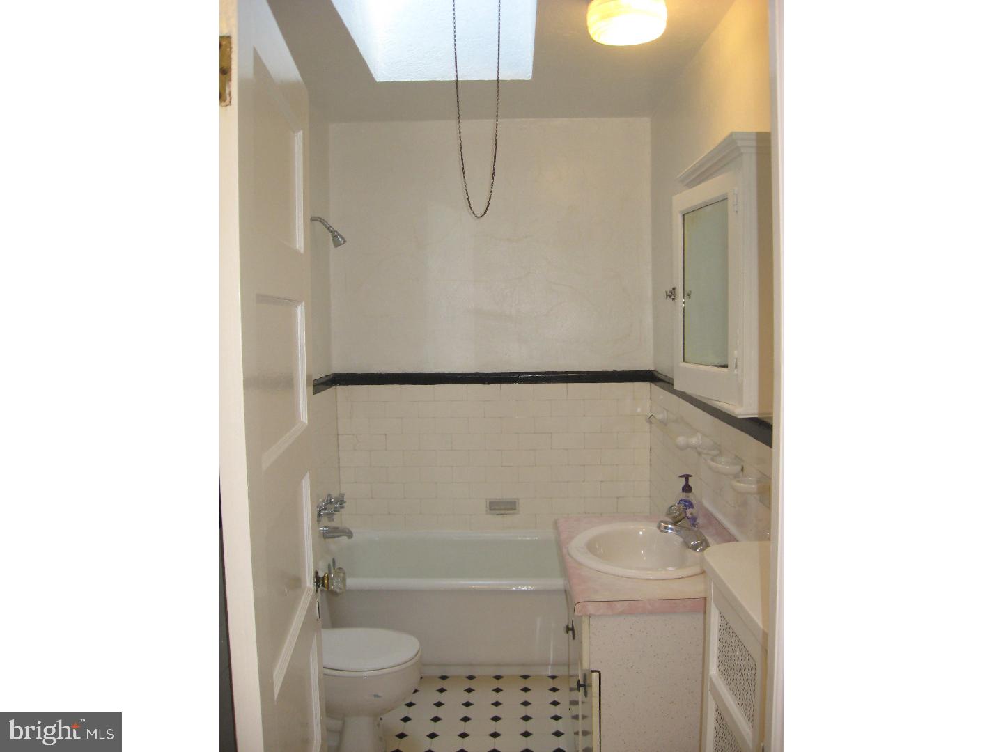 504 Millbank Road Upper Darby, PA 19082 - Photo 10 of 15