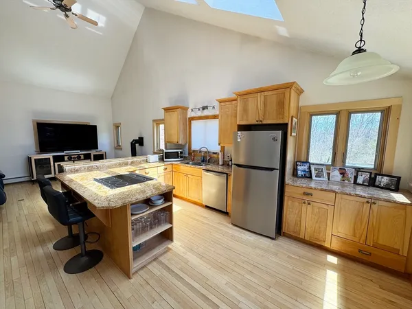 $3,200 | 259 River Road, West Newbury, MA 01985