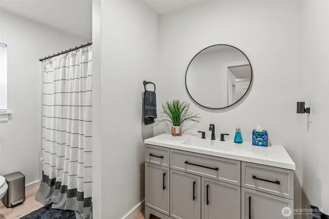 $699,900 | 572 Columbia Street, Cathlamet, WA 98612