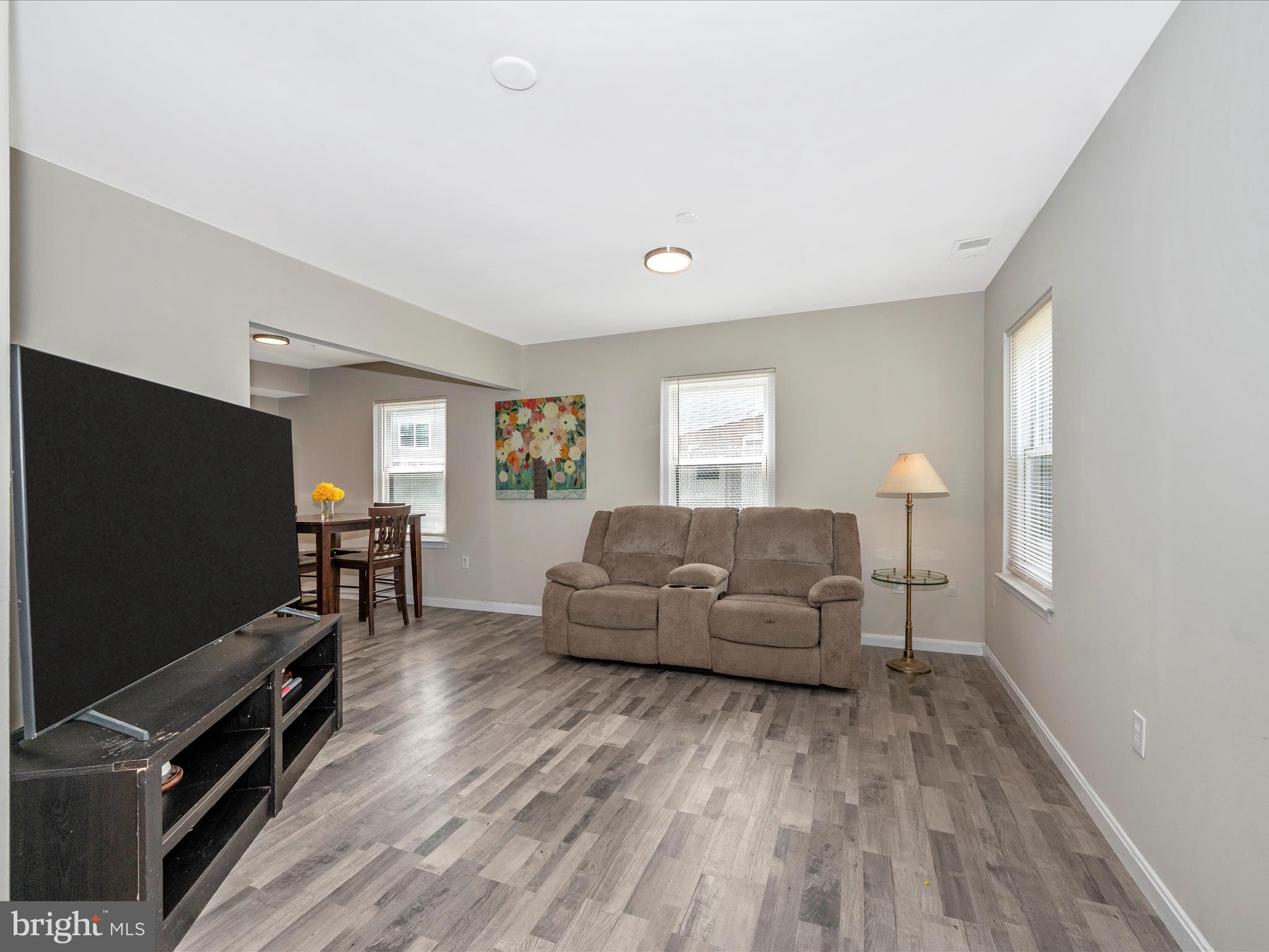 209 Hope Circle Frederick, MD 21701 - Photo 16 of 35 Living room