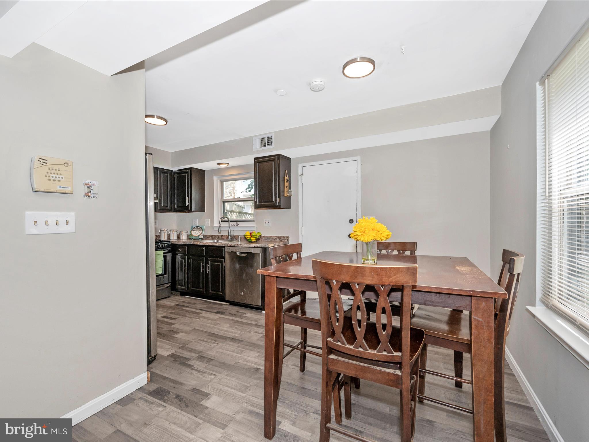 209 Hope Circle Frederick, MD 21701 - Photo 19 of 35 Dining area