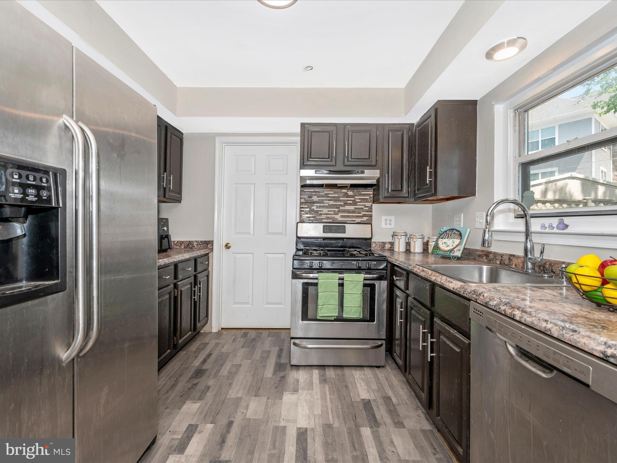 209 Hope Circle Frederick, MD 21701 - Photo 26 of 35 Kitchen with stainless steel appliances