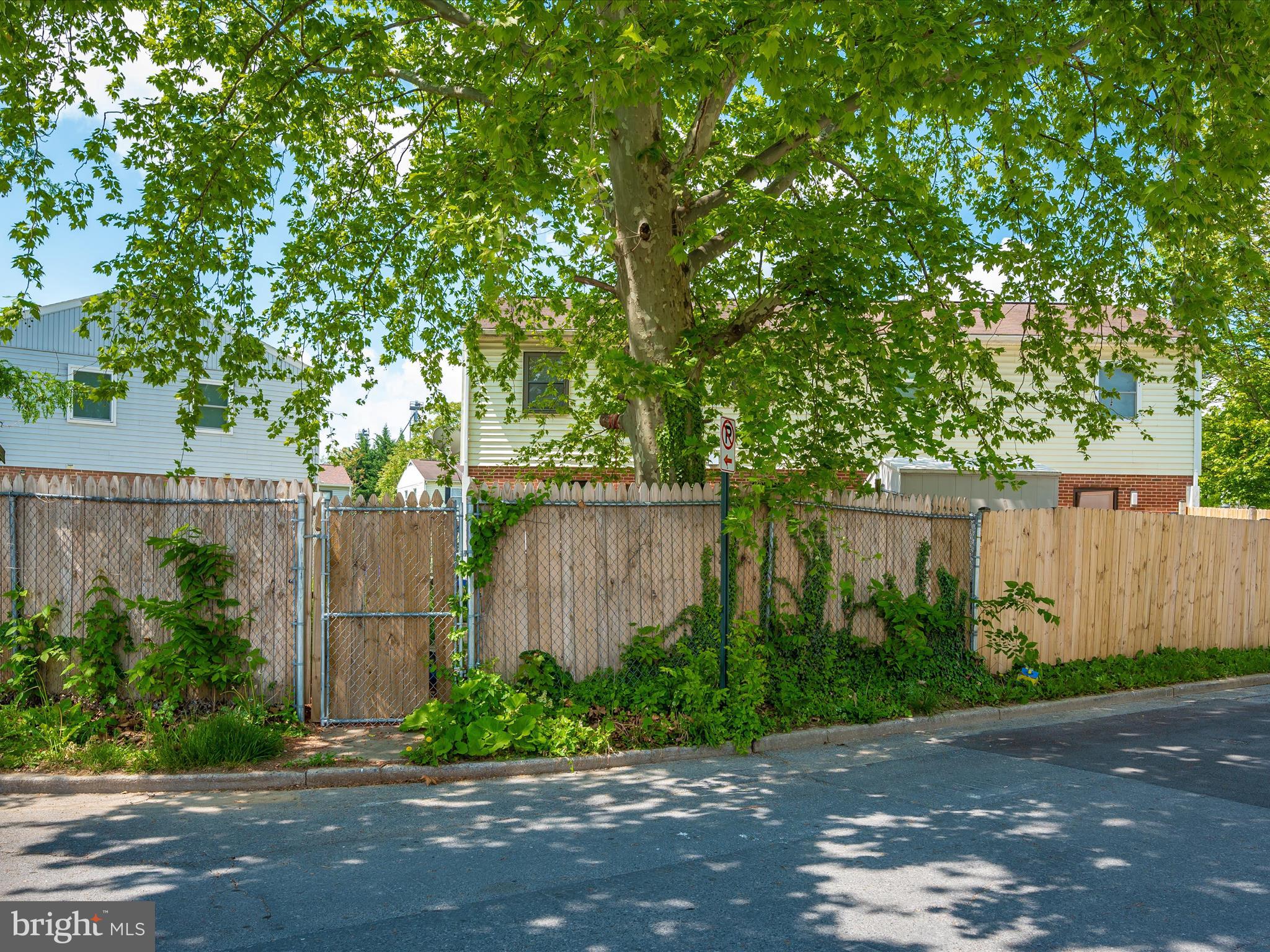 209 Hope Circle Frederick, MD 21701 - Photo 3 of 35 Rear yard