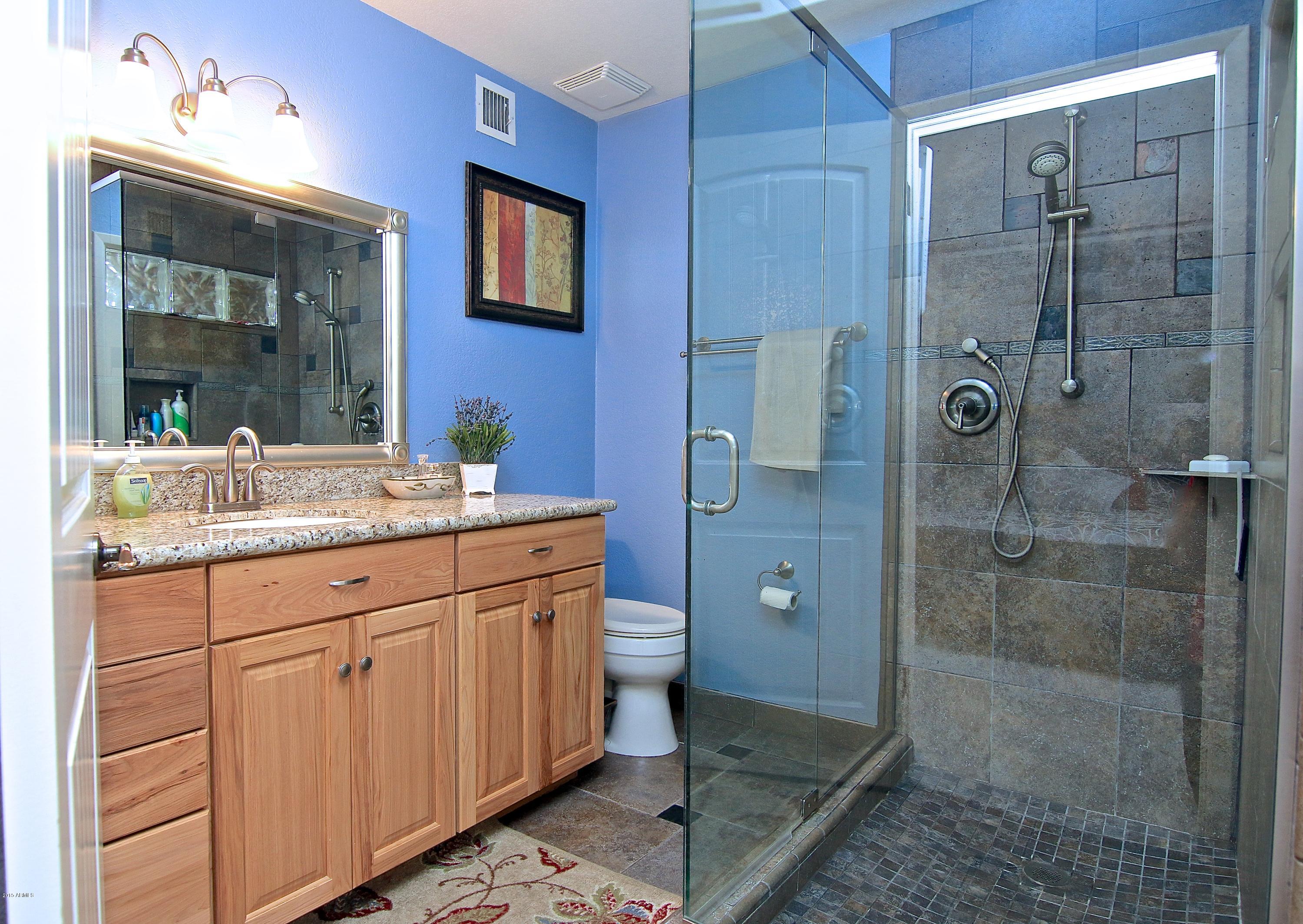 2502 East Lamar Road Phoenix, AZ 85016 - Photo 17 of 34 Master Bathroom